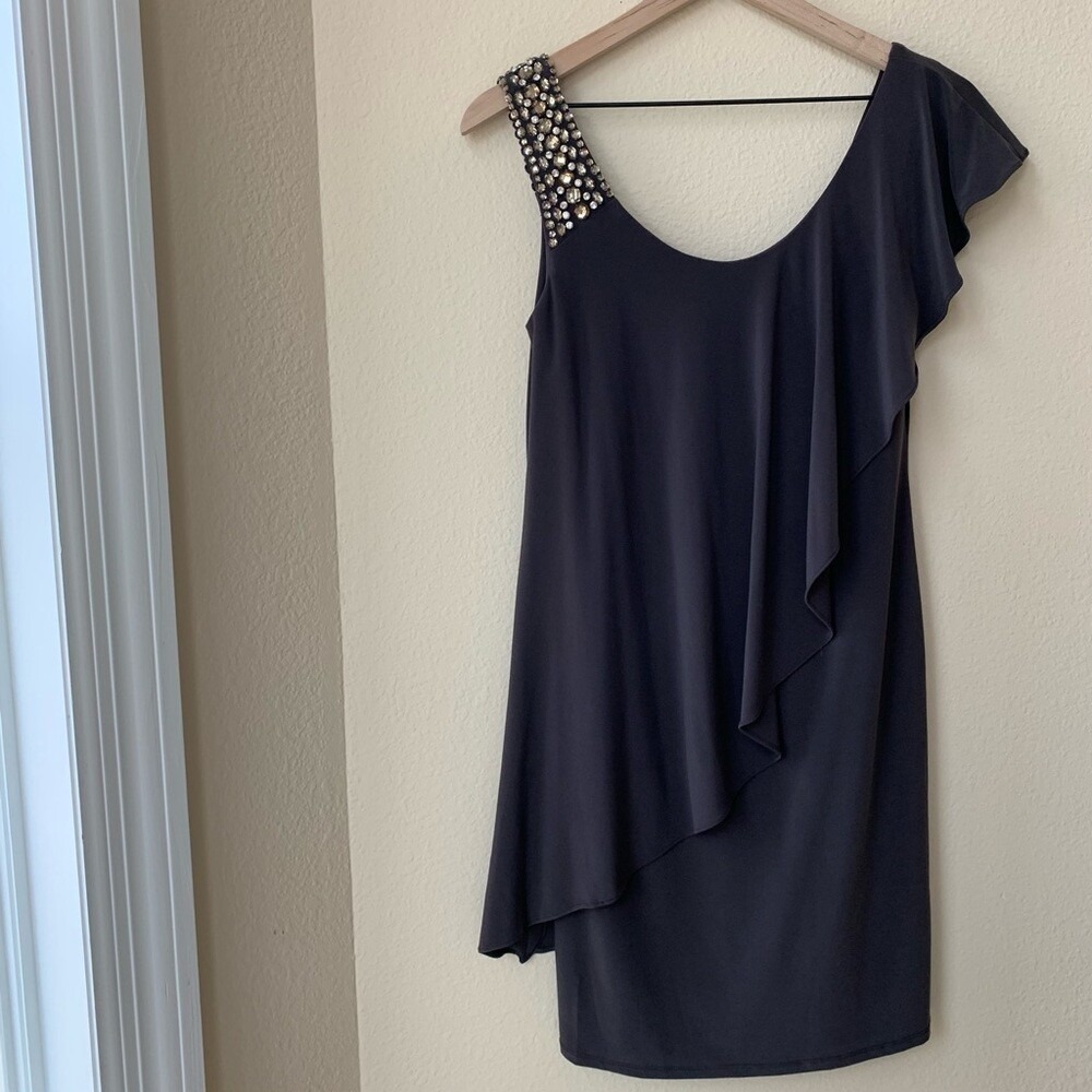Betsy & Adam Off the shoulder ruffle cocktail midi dress size 4